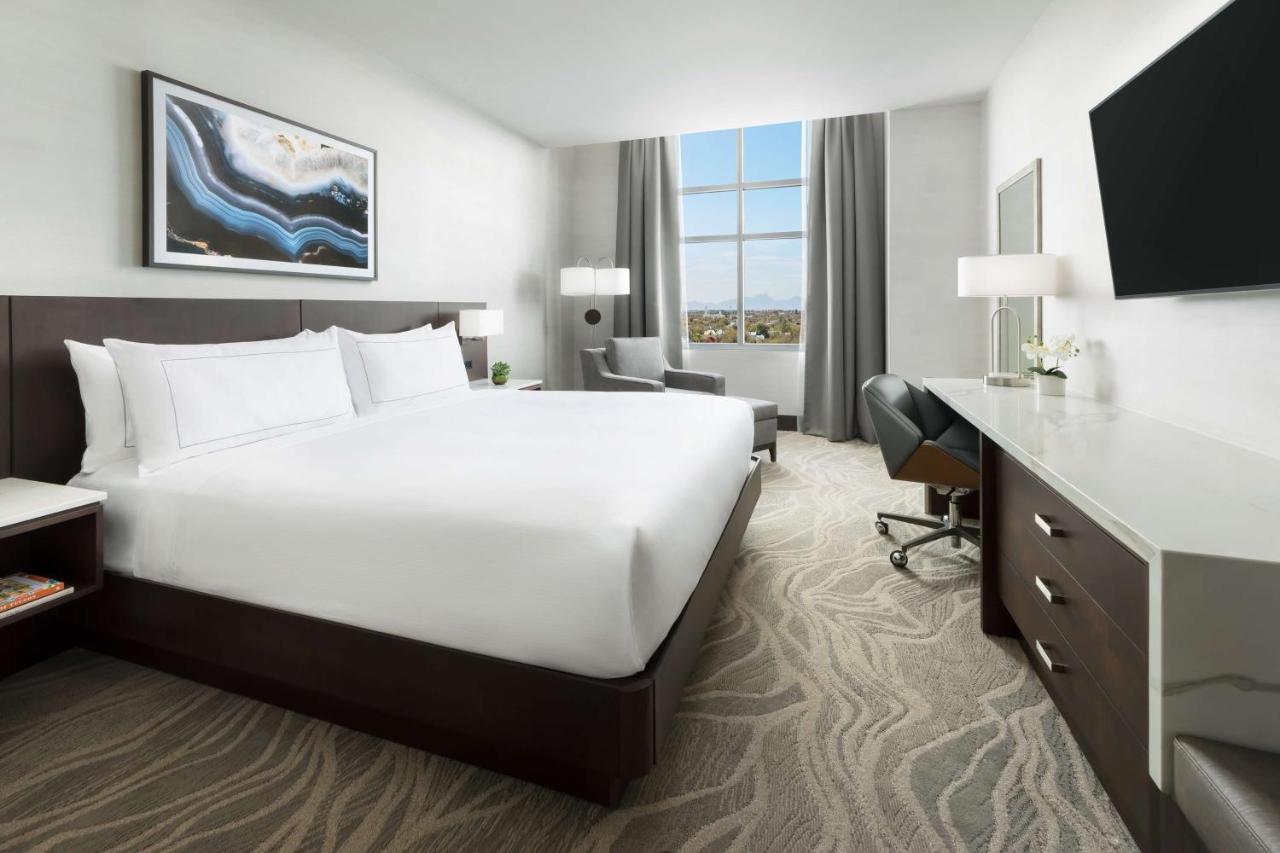 King Room at DoubleTree by Hilton Tucson Downtown Convention Center