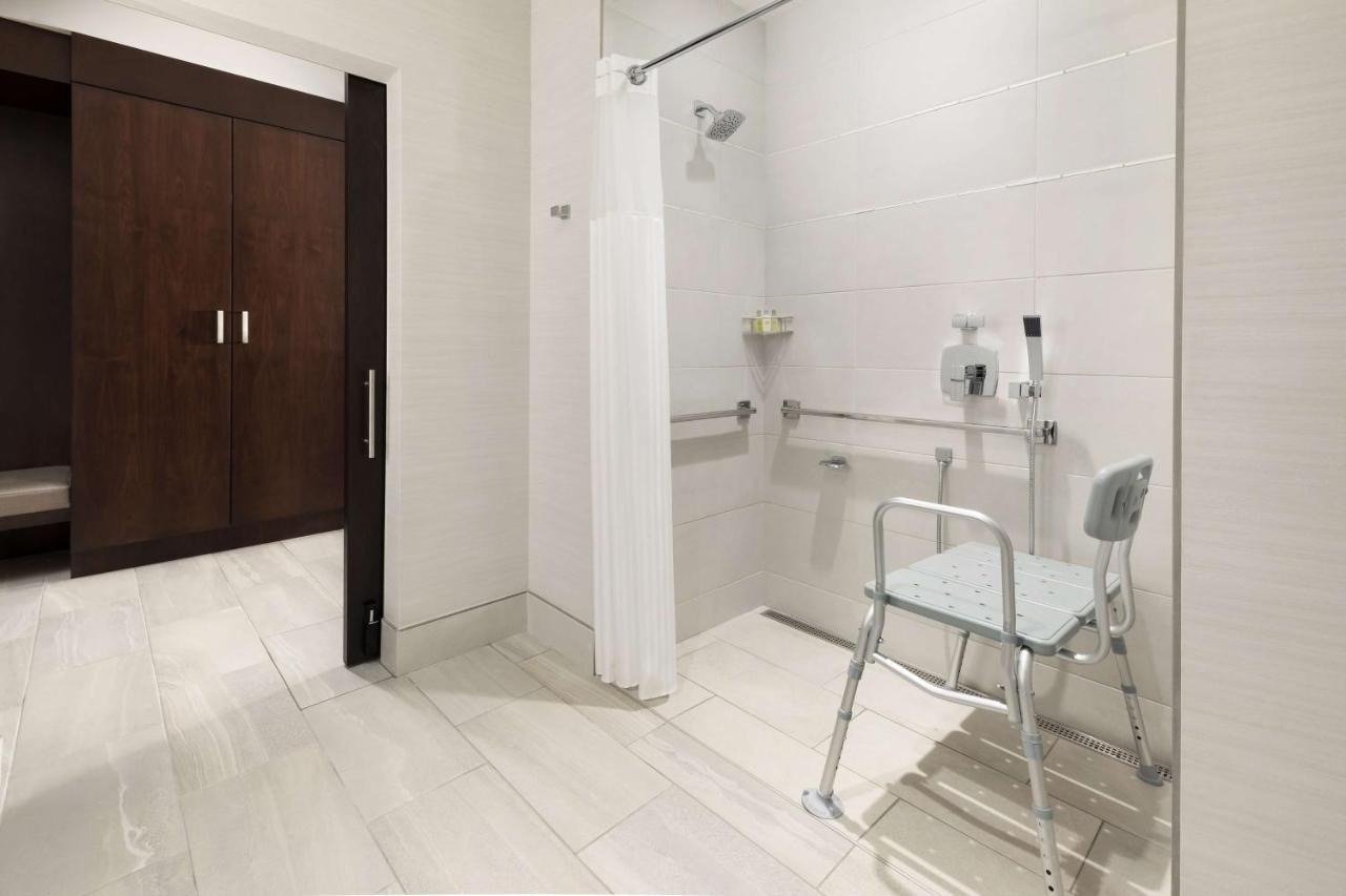 King Room with Roll in Shower - Mobility Accessible at DoubleTree by Hilton Tucson Downtown Convention Center