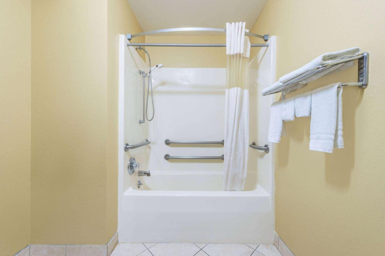 | Super 8 by Wyndham Troy IL/St. Louis Area