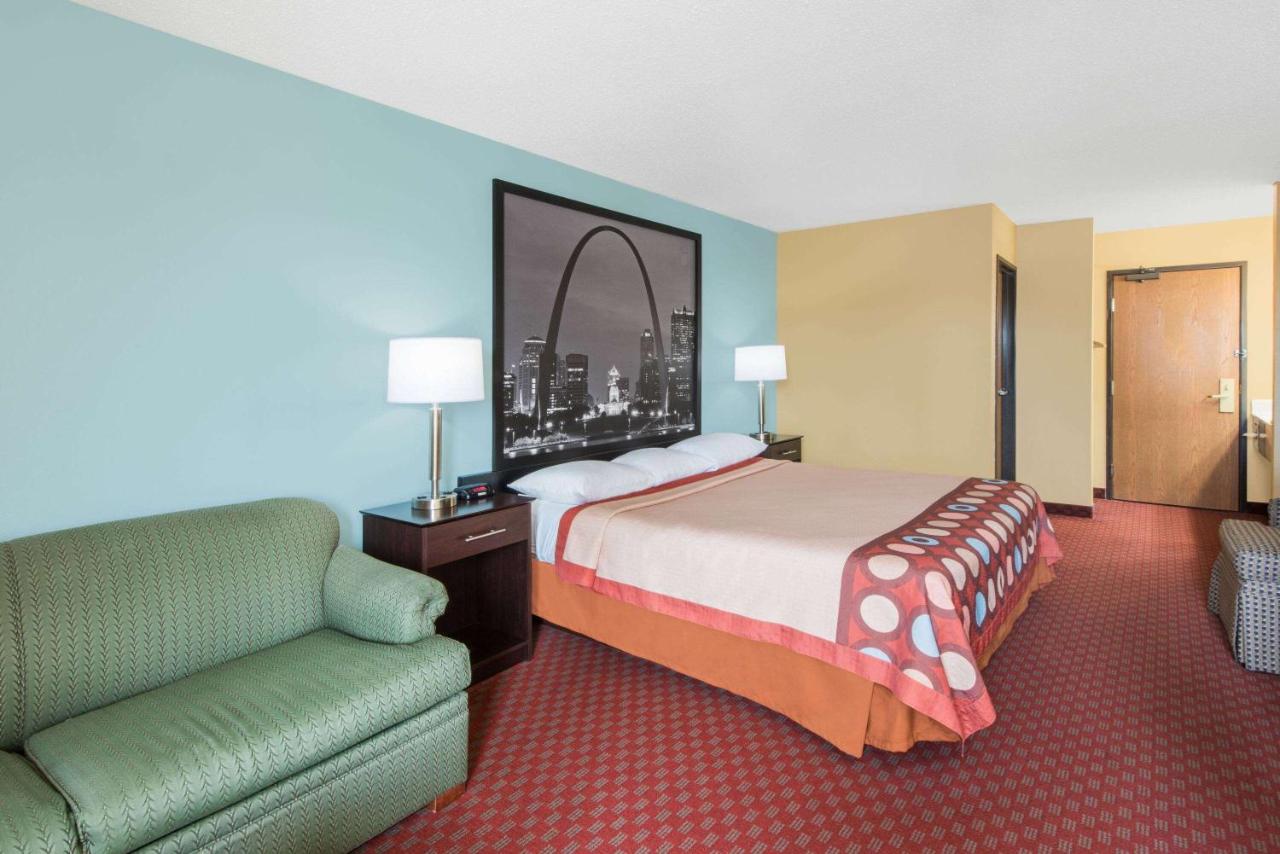 | Super 8 by Wyndham Troy IL/St. Louis Area
