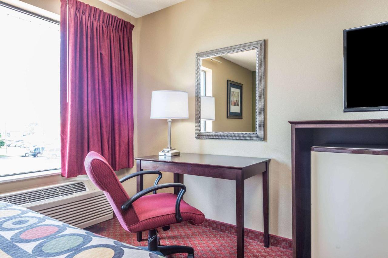| Super 8 by Wyndham Troy IL/St. Louis Area