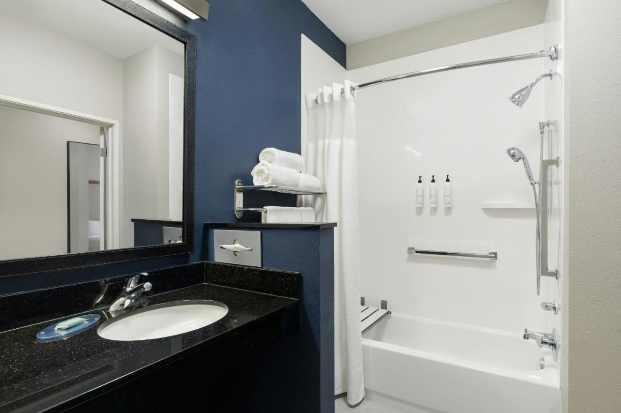 | Fairfield Inn & Suites Minneapolis St. Paul / Roseville