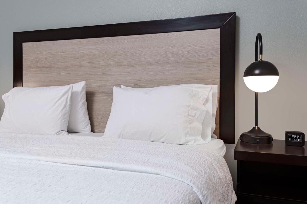 King Room with Sofa Bed - Non-Smoking at Hampton Inn & Suites Raleigh Downtown