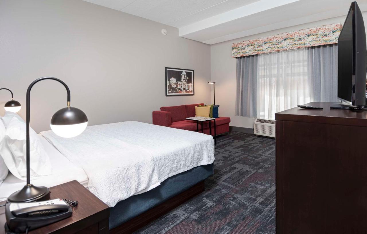 King Room with Sofa Bed - Non-Smoking at Hampton Inn & Suites Raleigh Downtown