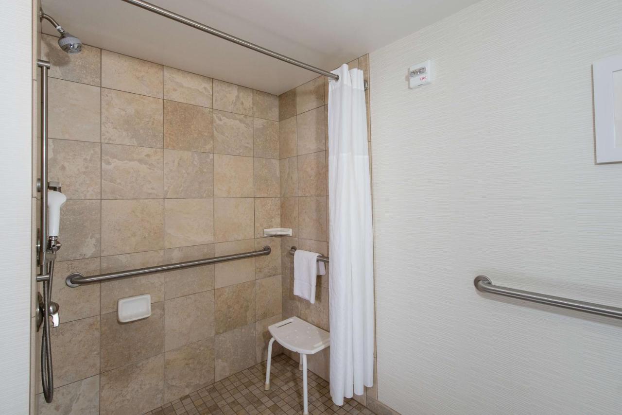 King Suite - Disability Access/Non-Smoking at Hampton Inn & Suites Phoenix Chandler-Fashion Center AZ