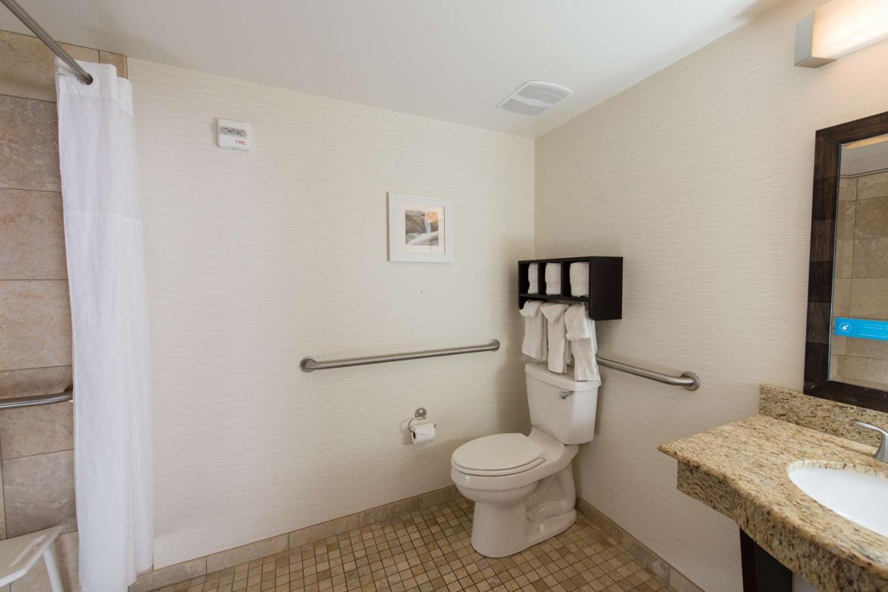 King Suite - Disability Access/Non-Smoking at Hampton Inn & Suites Phoenix Chandler-Fashion Center AZ
