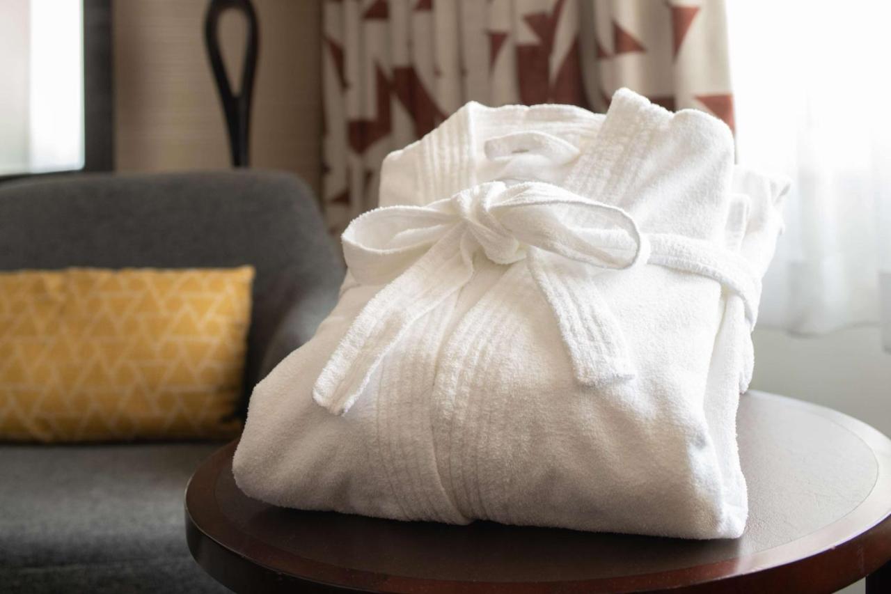 King Suite at DoubleTree by Hilton San Francisco Airport