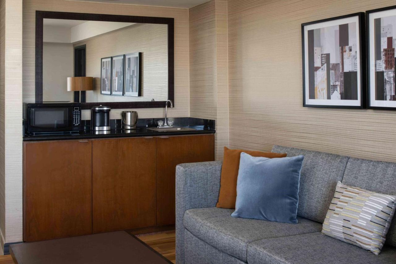 King Suite at DoubleTree by Hilton San Francisco Airport