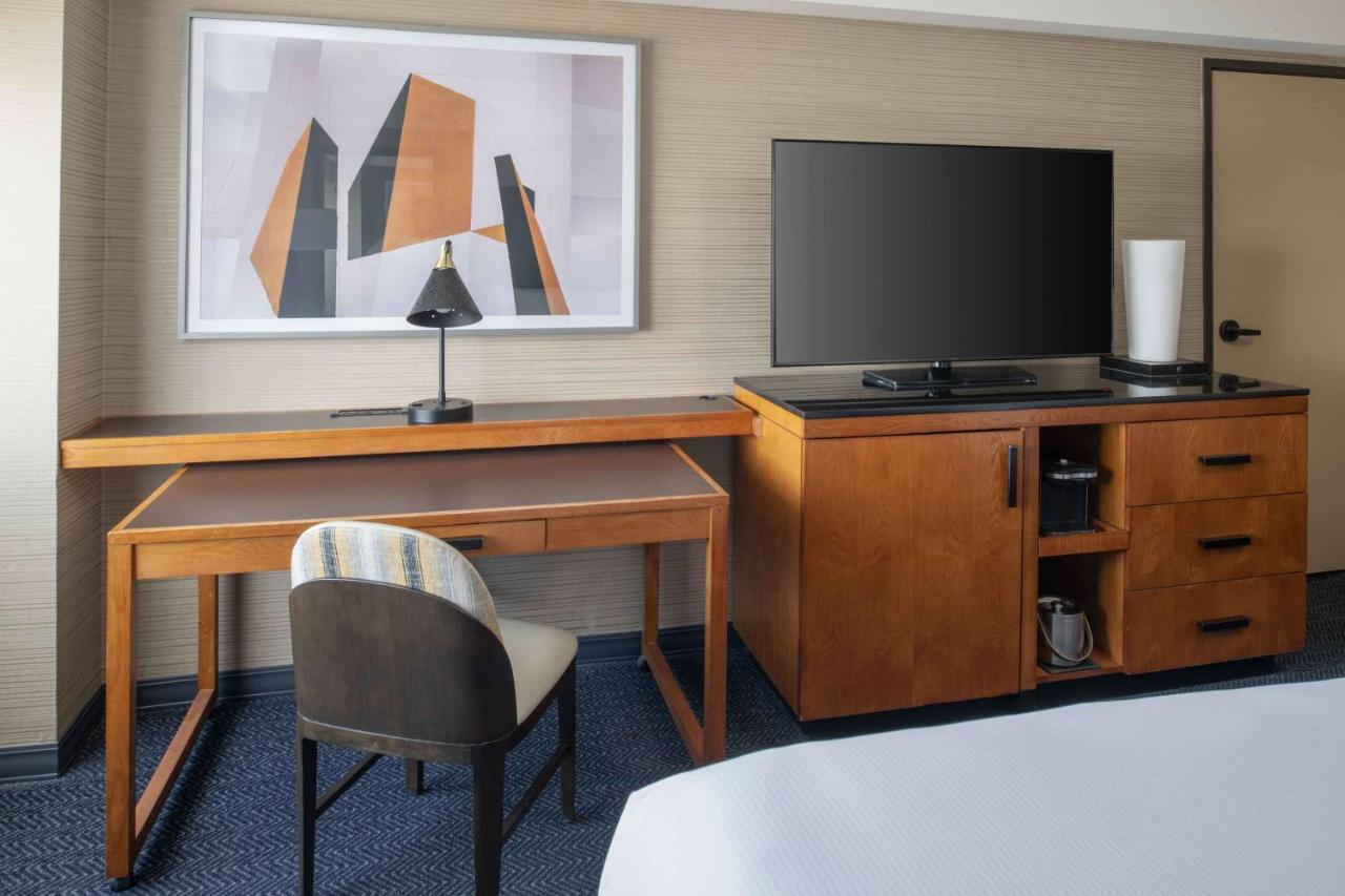 King Room - Non-Smoking at DoubleTree by Hilton San Francisco Airport