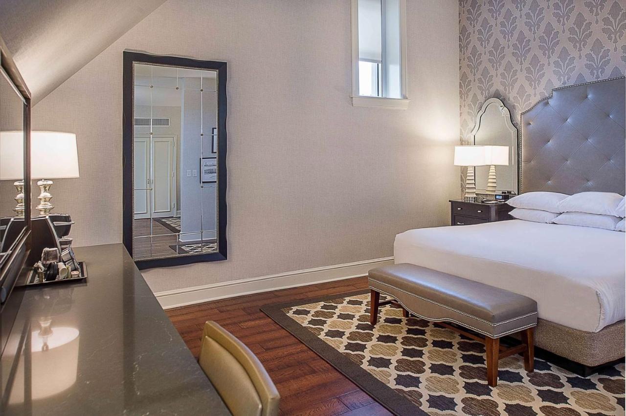 | St. Louis Union Station Hotel, Curio Collection by Hilton