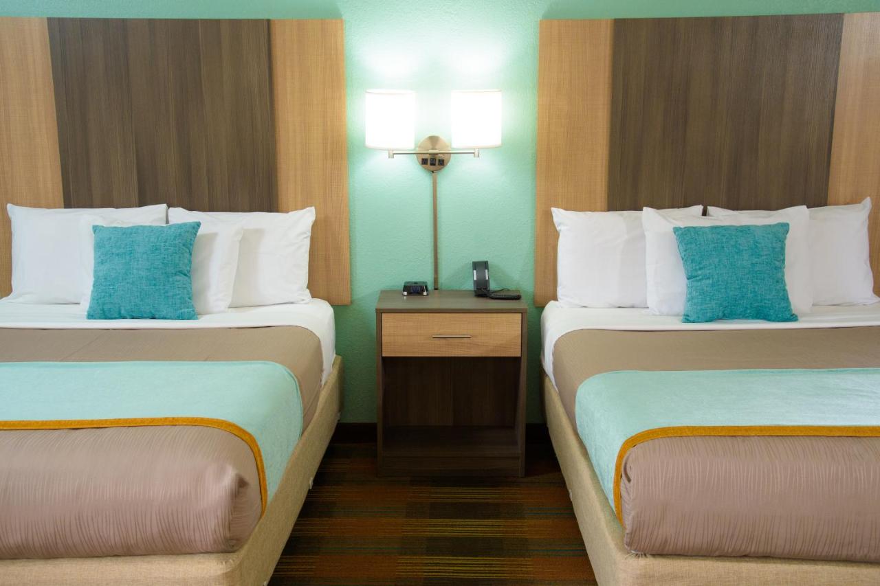 Family Suite with Balcony at Pigeon River Inn