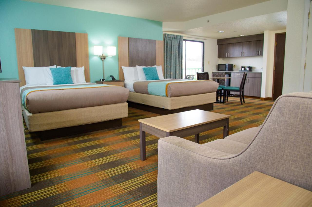Family Suite with Balcony at Pigeon River Inn