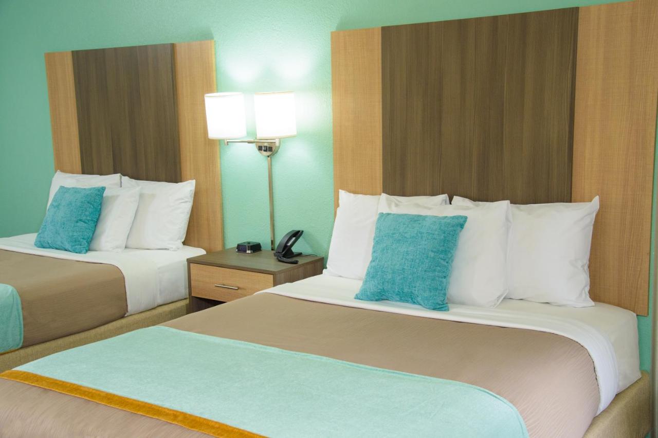 Family Suite with Balcony at Pigeon River Inn