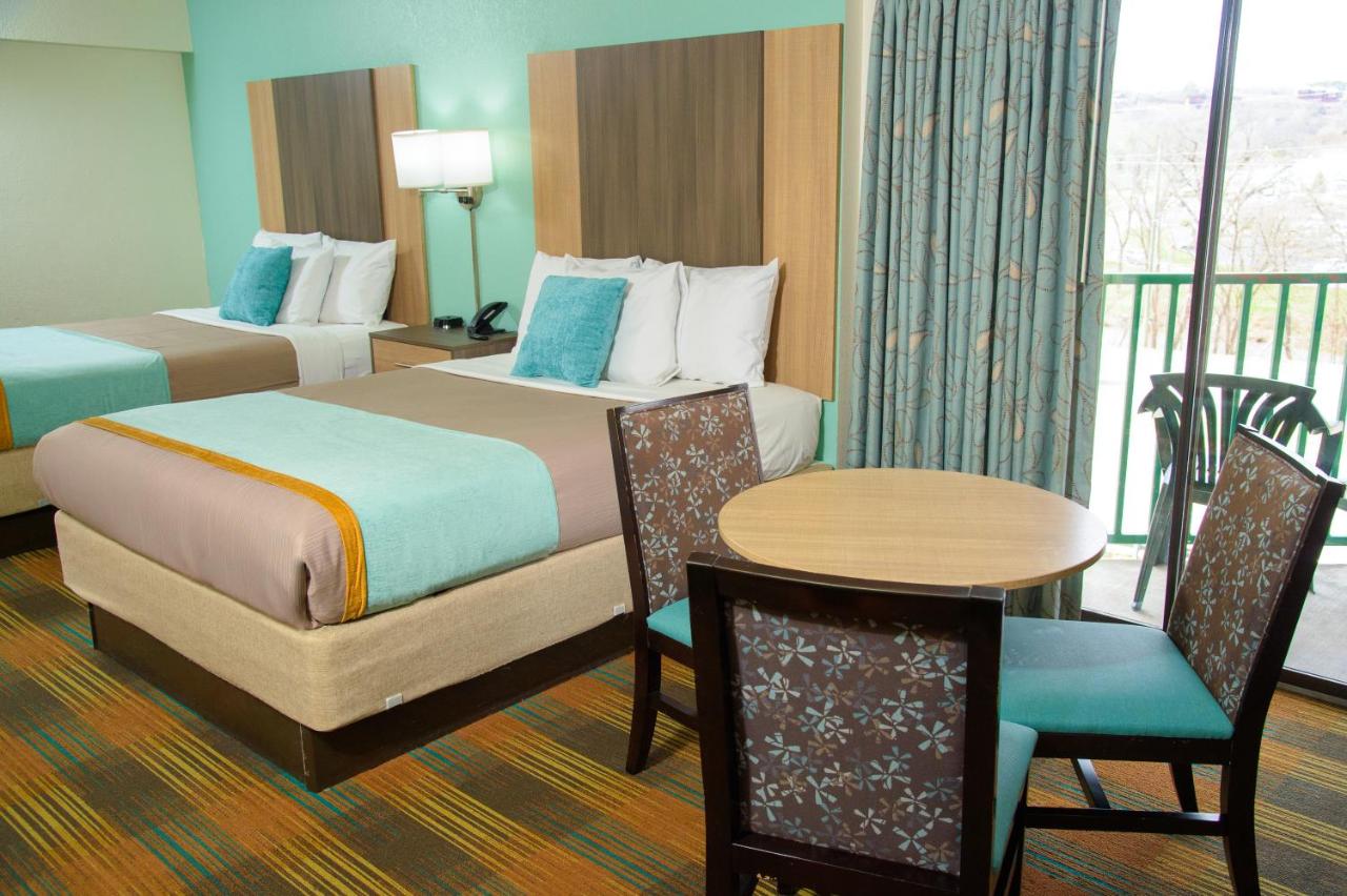 Family Suite with Balcony at Pigeon River Inn