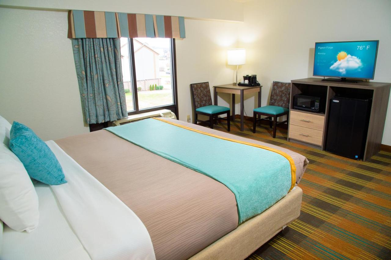 King Room at Pigeon River Inn