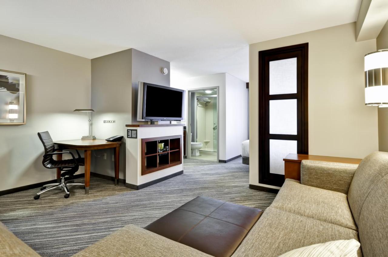 King Room with Sofa Bed at Hyatt Place Minneapolis Airport-South