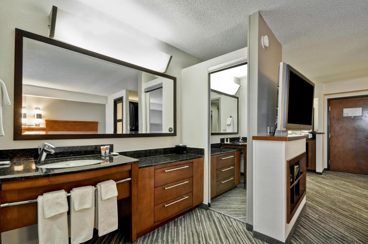 King Room with Sofa Bed at Hyatt Place Minneapolis Airport-South