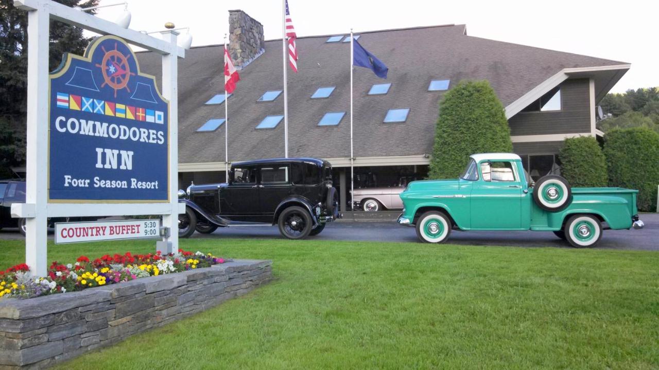 | Commodores Inn