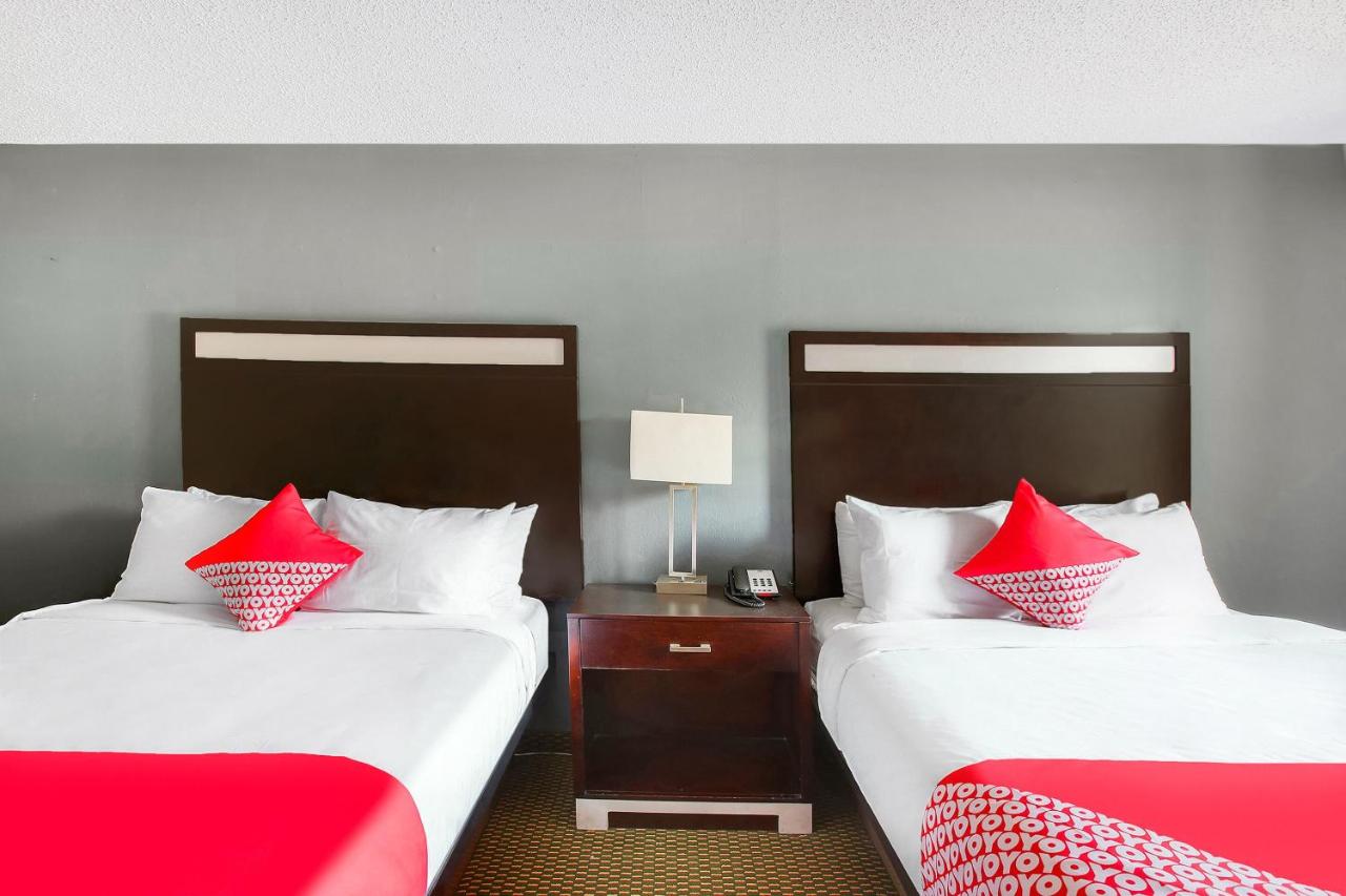 2 Queen Bed Smoking at OYO Hotel Texarkana Trinity AR Hwy I-30