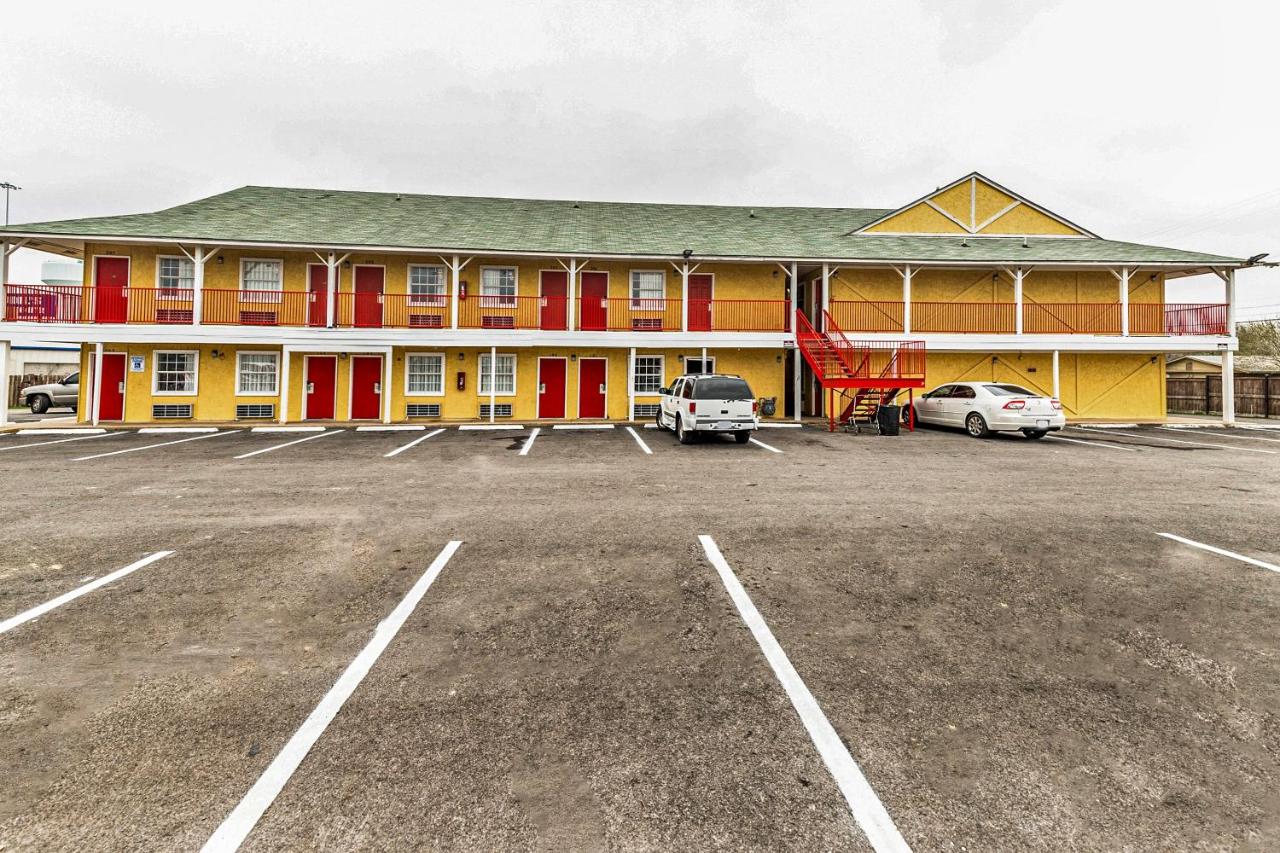 | OYO Hotel San Antonio Lackland near Seaworld