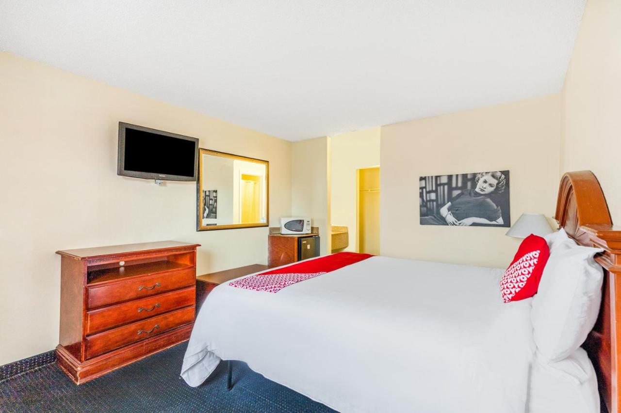 | OYO Hotel San Antonio Lackland near Seaworld