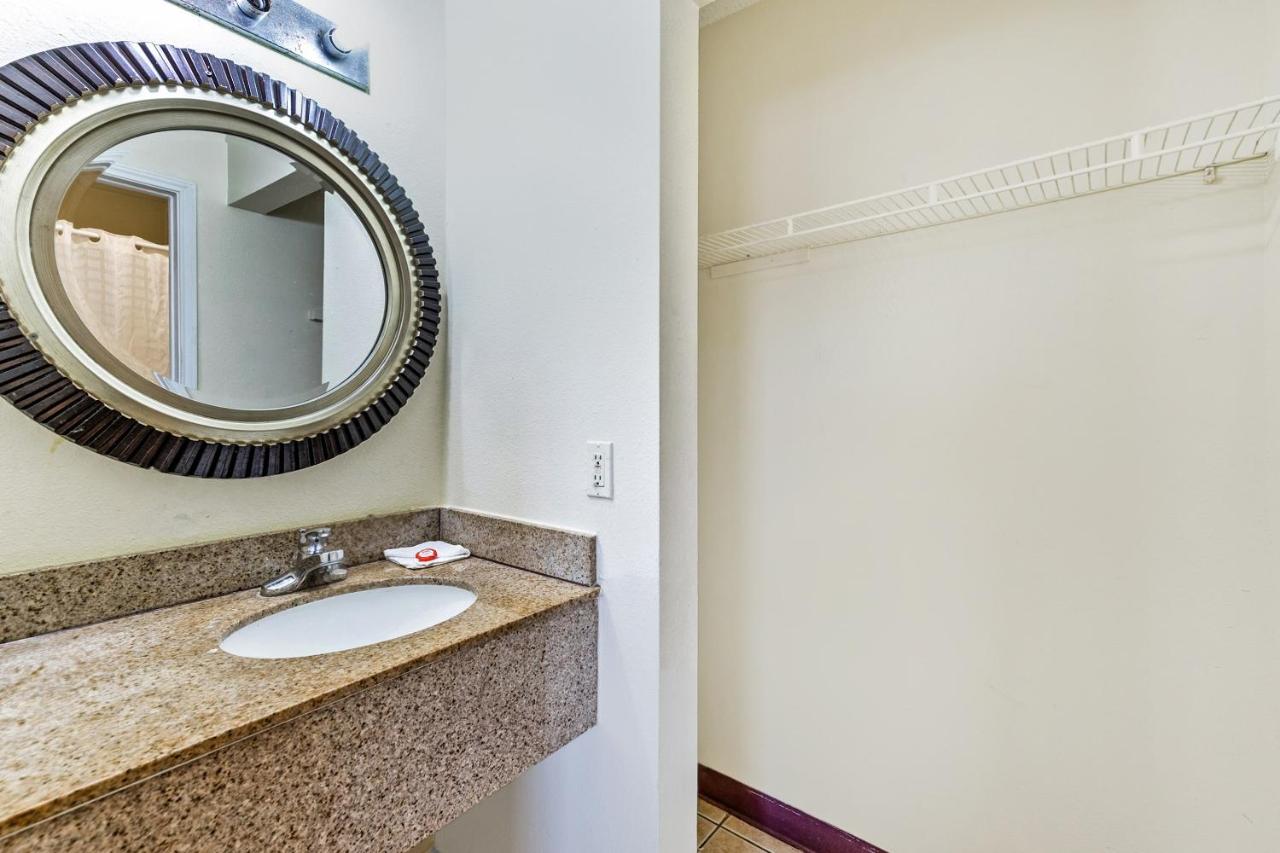 | OYO Hotel San Antonio Lackland near Seaworld