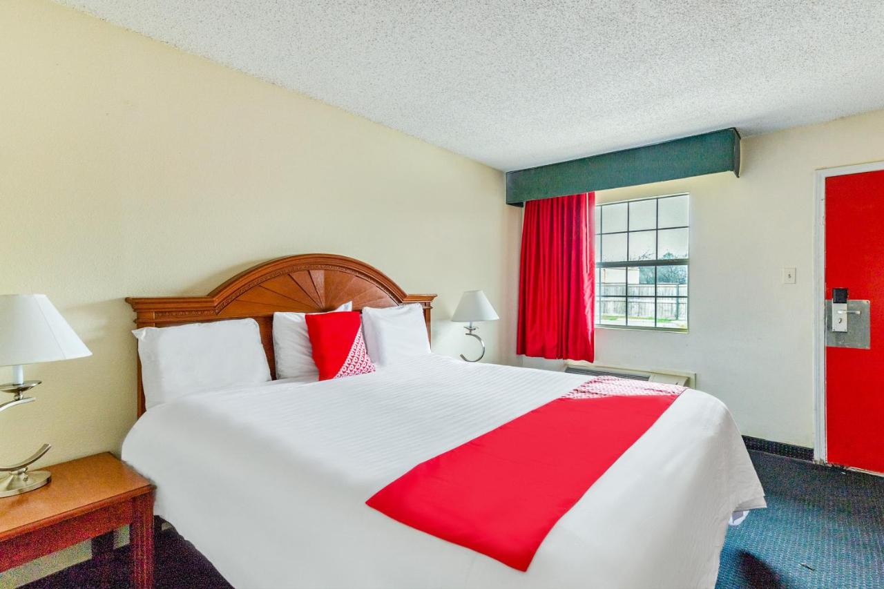 | OYO Hotel San Antonio Lackland near Seaworld
