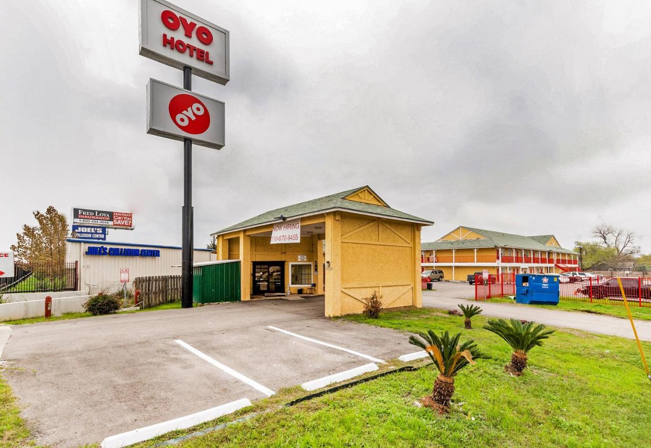| OYO Hotel San Antonio Lackland near Seaworld