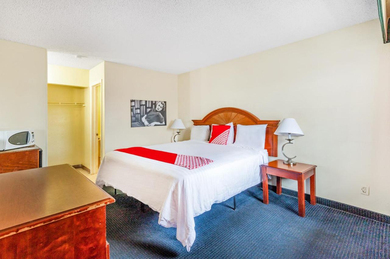 | OYO Hotel San Antonio Lackland near Seaworld