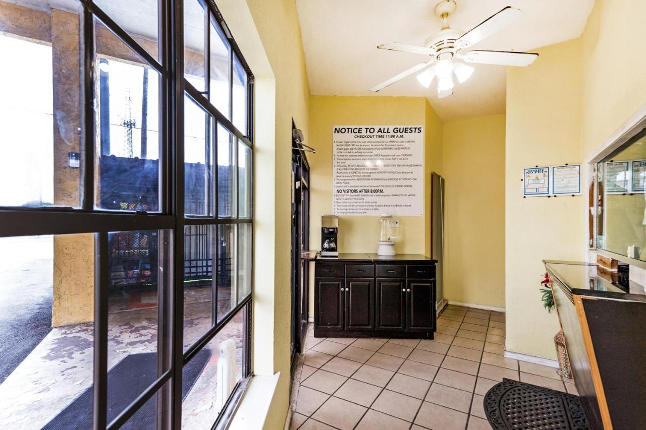 | OYO Hotel San Antonio Lackland near Seaworld