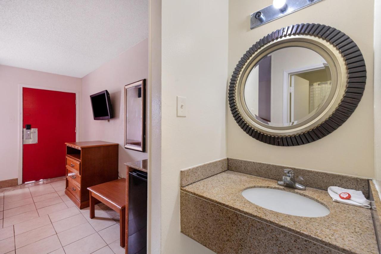 | OYO Hotel San Antonio Lackland near Seaworld