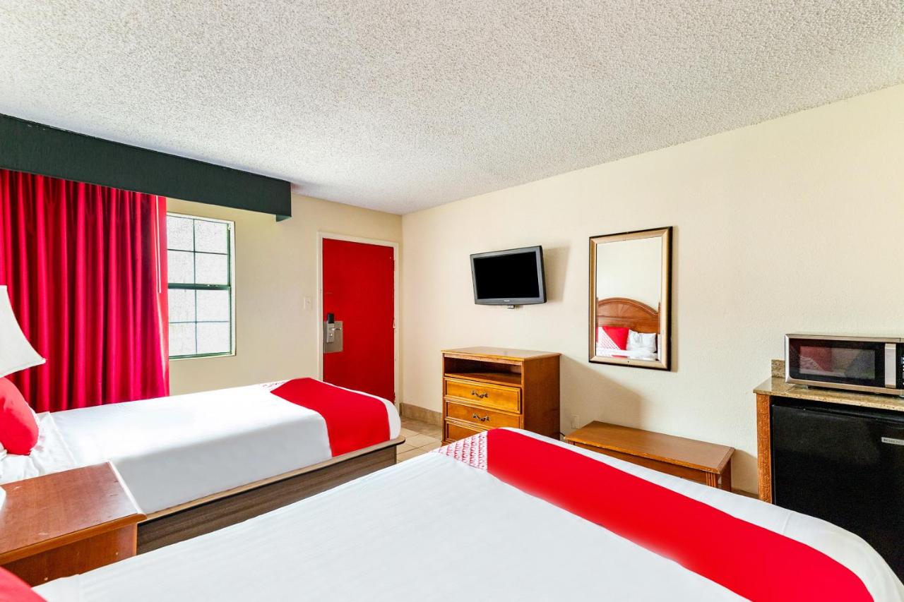 | OYO Hotel San Antonio Lackland near Seaworld