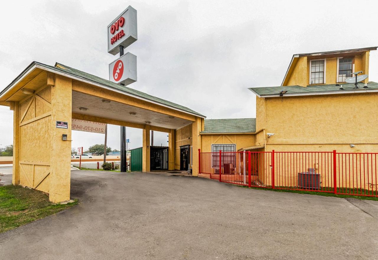 | OYO Hotel San Antonio Lackland near Seaworld