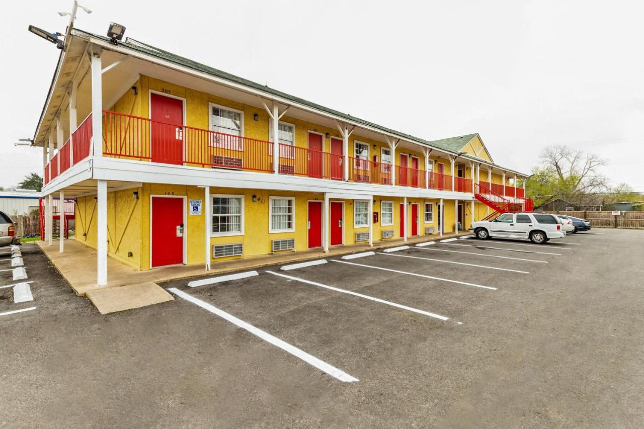| OYO Hotel San Antonio Lackland near Seaworld