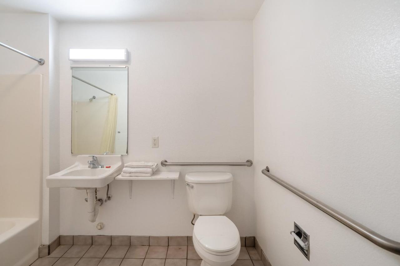 | OYO Hotel San Antonio near AT&T Center