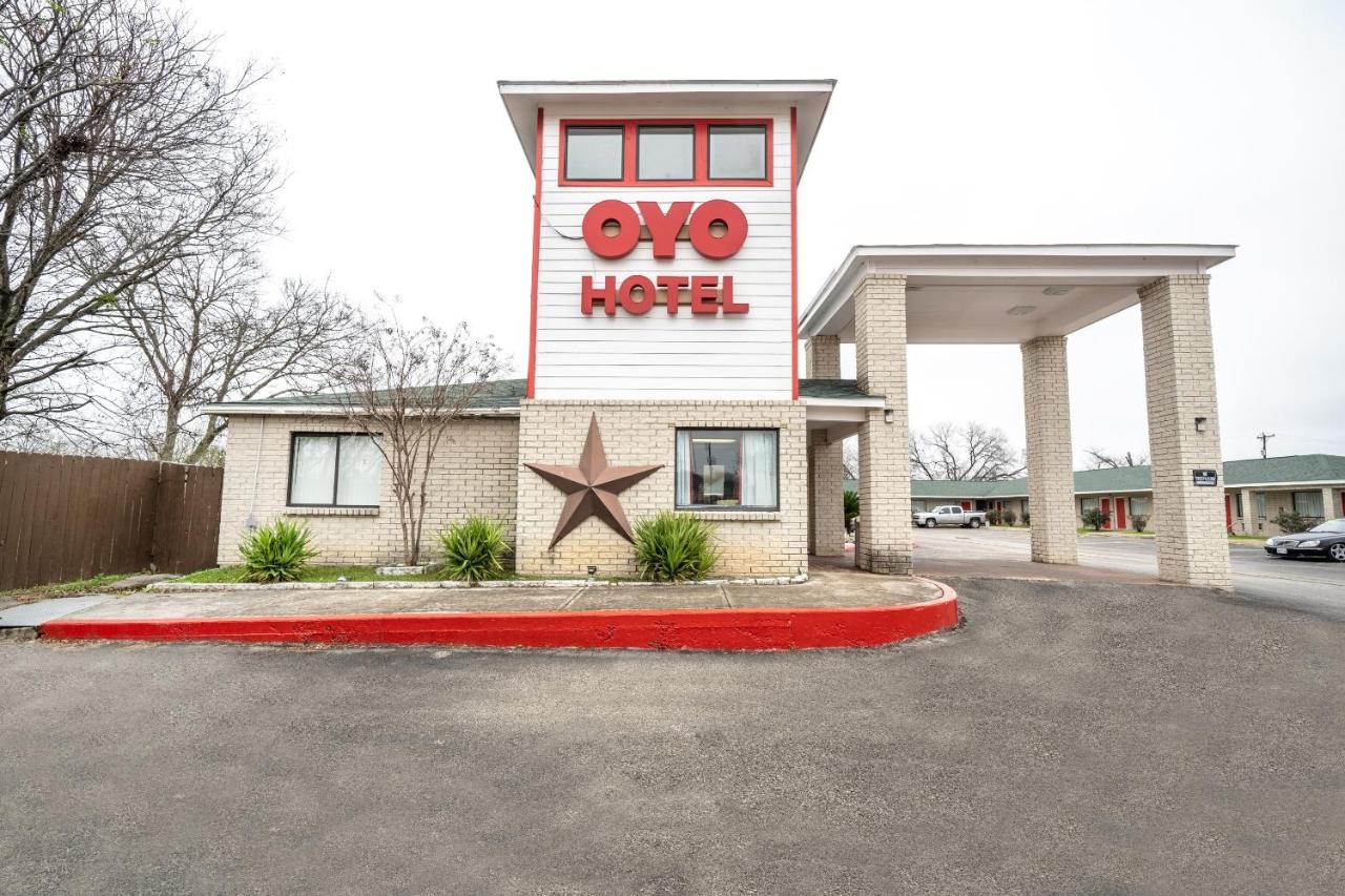 | OYO Hotel San Antonio near AT&T Center