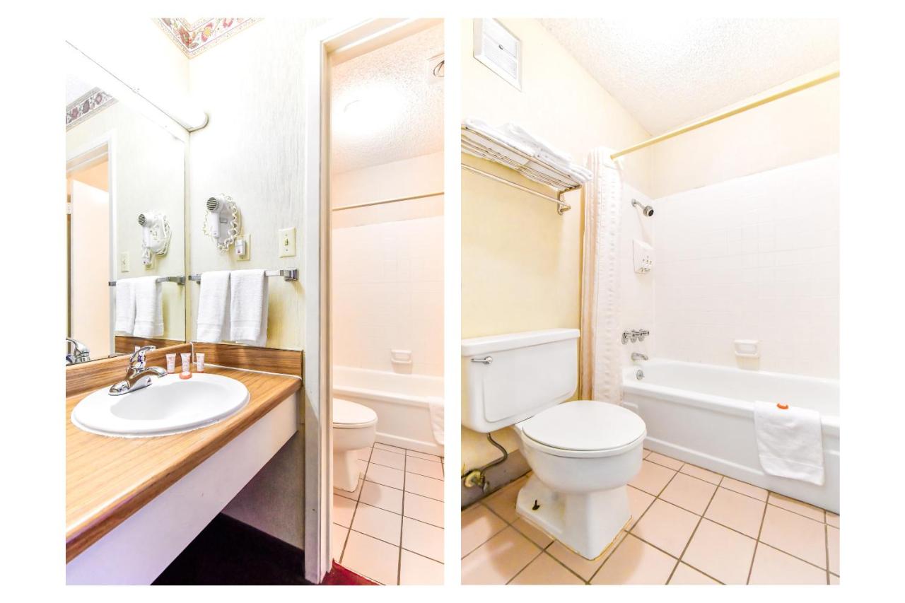 | OYO Hotel Tyler Lindale