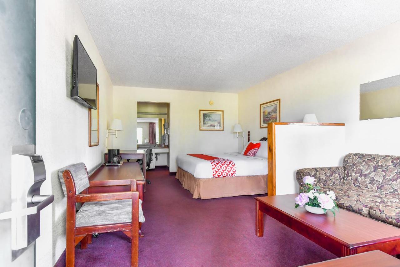 | OYO Hotel Tyler Lindale