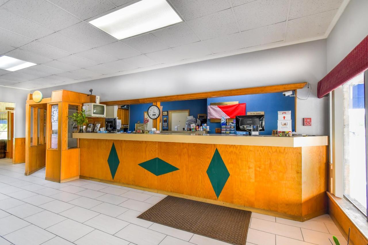 | OYO Hotel Tyler Lindale