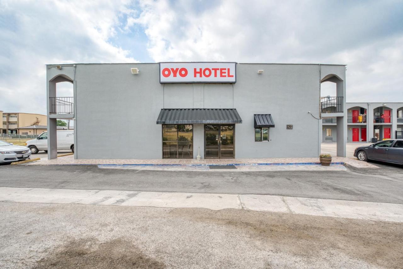  | OYO Hotel San Antonio Lackland Air Force Base West