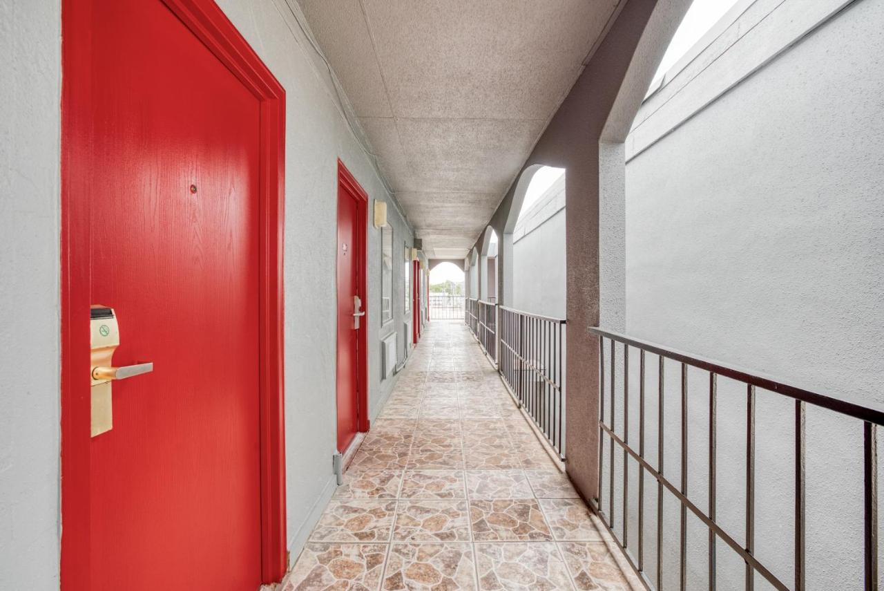  | OYO Hotel San Antonio Lackland Air Force Base West