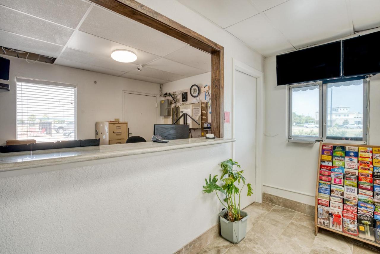  | OYO Hotel San Antonio Lackland Air Force Base West