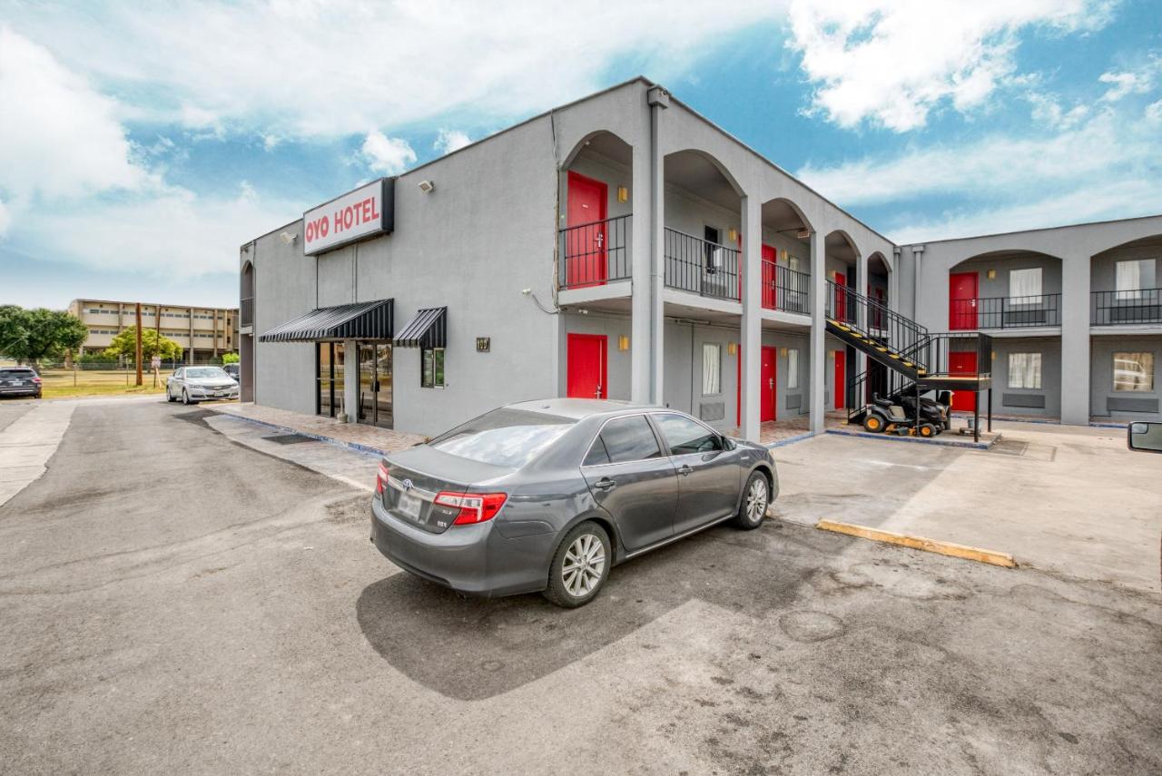  | OYO Hotel San Antonio Lackland Air Force Base West