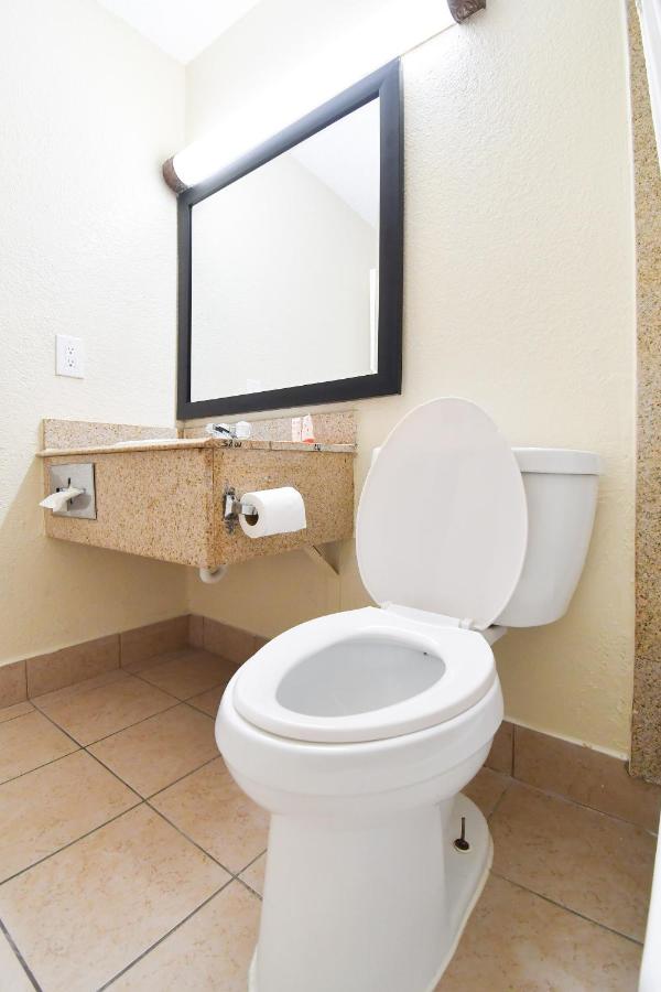 OYO Hotel Tyler Northwest Mineola Hwy