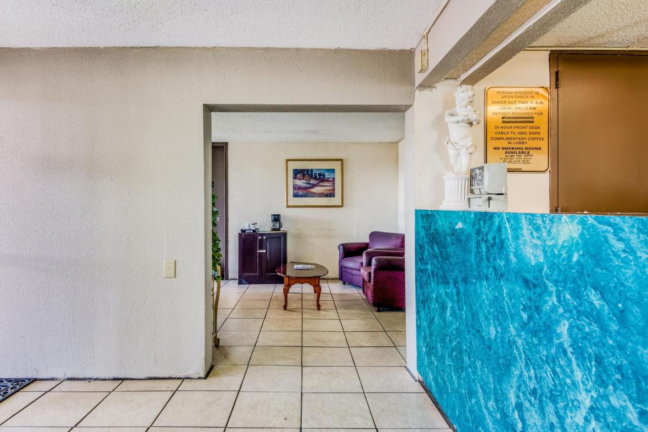 | OYO Hotel Jackson North I-55