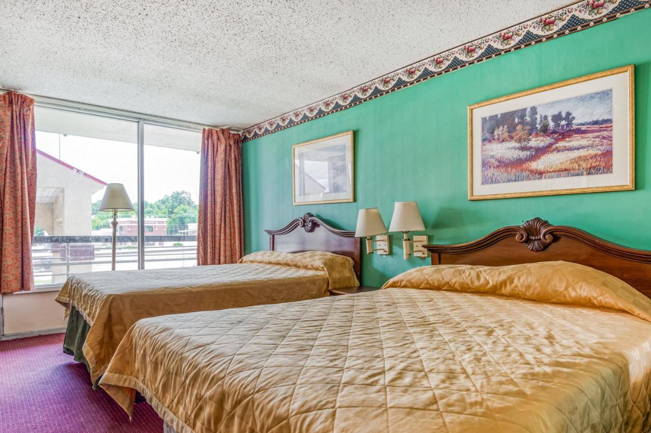 | OYO Hotel Jackson North I-55