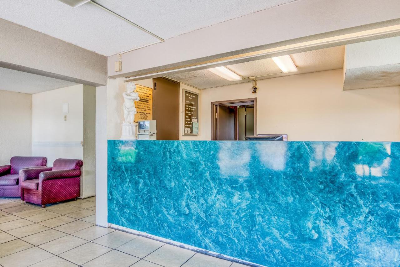 | OYO Hotel Jackson North I-55