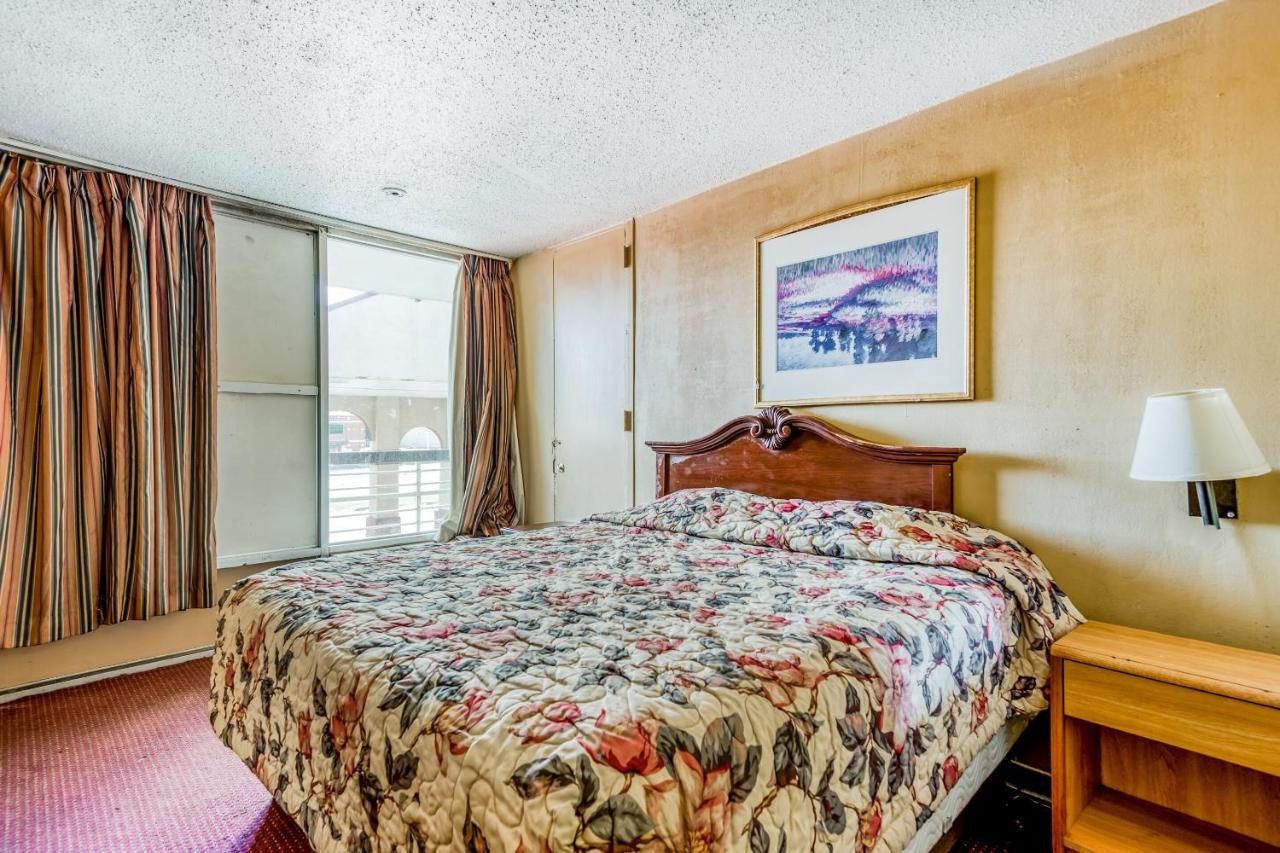 | OYO Hotel Jackson North I-55