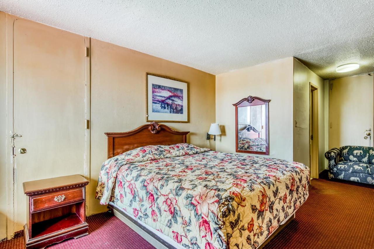 | OYO Hotel Jackson North I-55