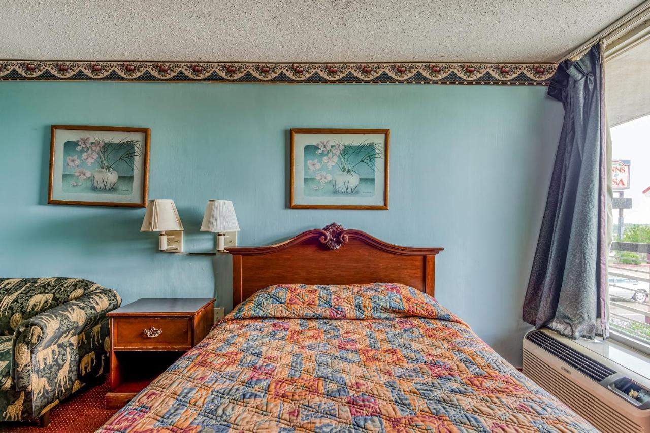 | OYO Hotel Jackson North I-55